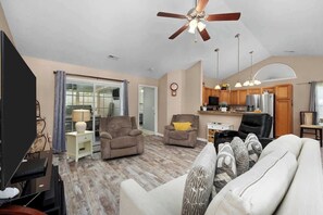 Smart TV - Greenway Getaway 3BR Cottage (Myrtle Beach)