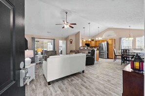 Smart TV - Greenway Getaway 3BR Cottage (Myrtle Beach)