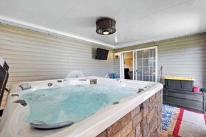 Interior - Greenway Getaway 3BR Cottage (Myrtle Beach)