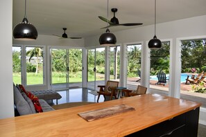 Interior - Kani Darling (Rarotonga)