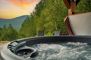 Outdoor spa tub - Mountain View Chalet with Hot Tub and Game Room (Newry)