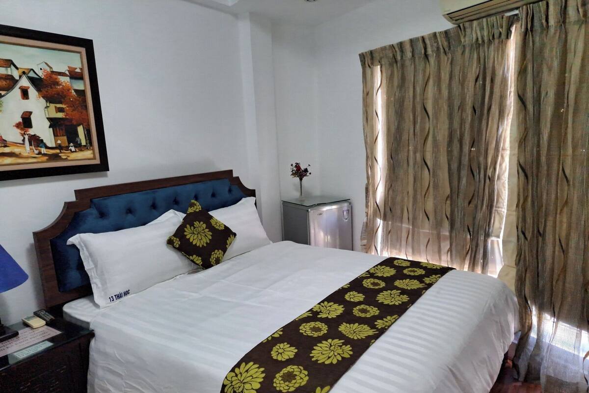 Honeymoon Double Room | Hypo-allergenic bedding available, down comforters, memory foam beds