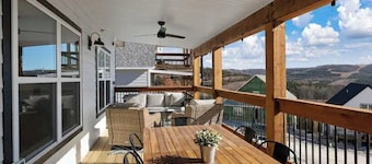 LakeViews! 2 Pools,privateHotTub,Firepit,Shuffleboard,Arcade Branson GOLF nearby