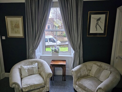 3-Bed Cottage with Garden in Kirriemuir Centre