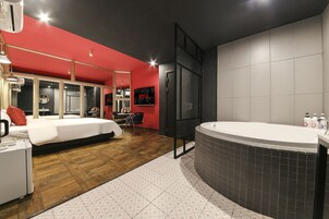 Deluxe Double Room | Free WiFi