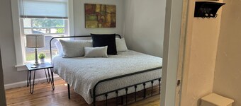 King bed Drake and central Des Moines