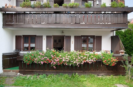 Esterni. Appartamento di vacanza 'Ferienwohnung Reindler' con vista sulle montagne, terrazza e Wi-Fi