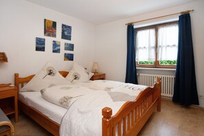 1 bedroom, iron/ironing board, free WiFi, bed sheets - Holiday Apartment 'Ferienwohnung Reindler' with Mountain View, Terrace & Wi-Fi (Fischen)
