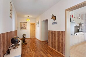 Kylskåp, mikrovågsugn, ugn och spishäll