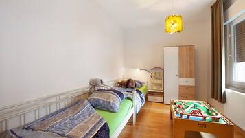 2 habitaciones, tabla de planchar con plancha y wifi gratis