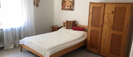 1 chambre, literie fournie