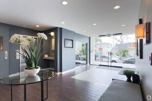 Interior - Chic Beverly Hills 1BR w/ Gym, nr Groceries & Shopping, by Blueground (Los Angeles)