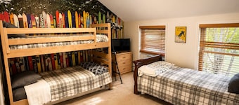 OKEMO WINTERPLACE Best Location, Ski-In/Ski-Out 4BR/3BATH + LOFT.  Spacious.