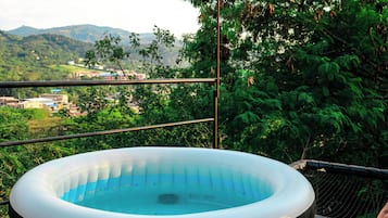 Deluxe Bungalow | Private spa tub