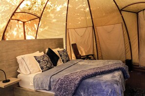 Deluxe Bungalow - Glamping romantico en Vista Hermosa (La Mesa)