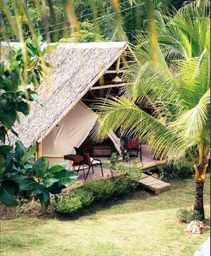 Skrivebord, wi-fi (inkludert) og sengetøy