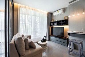 Comfort Condo | Living area | Smart TV