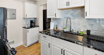 The Retreat At The Park-2BDR. Upper Unite