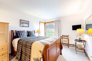 2 bedrooms, iron/ironing board, Internet, bed sheets - Trail Creek 41 | Condo in Killington near lifts/hiking with pool & rec room (Killington)