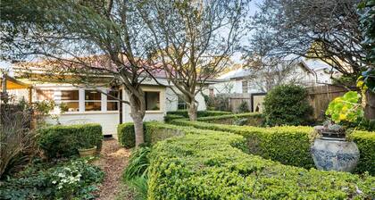 Secret Garden Cottage