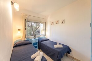 2 bedrooms, iron/ironing board, Internet