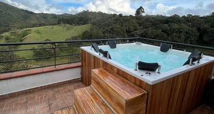Casa de Campo de Lujo en el Retiro, Antioquia a 45 Minutos de Medellín