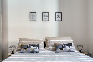 2 bedrooms, desk, iron/ironing board, free WiFi