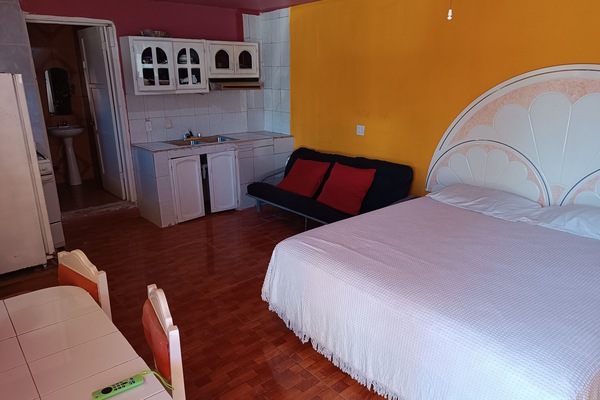 Comfort Studio | Living area | 32-inch TV with satellite channels