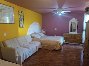 Hypo-allergenic bedding, down duvets, individually decorated - HOSPEDAJE BARATO MI CASITA DE COLORES (Tijuana)