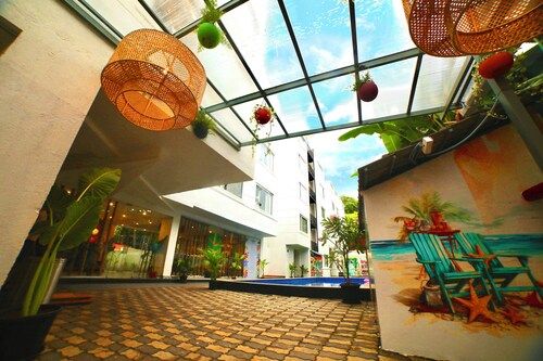 HUE GUH The Porto Candolim