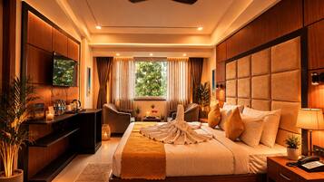 Deluxe Room | Hypo-allergenic bedding, minibar, desk, blackout drapes
