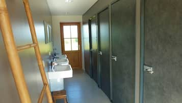 Shower, towels