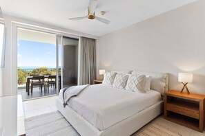 2 bedrooms, in-room safe, desk, iron/ironing board