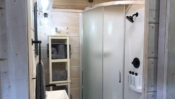 Dusche, Haartrockner, Shampoo