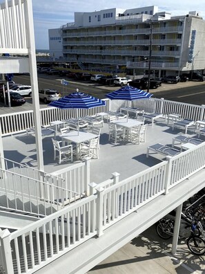Outdoor dining - Beachside Bliss 1BR Condo @ Cape Cod Inn (Wildwood)
