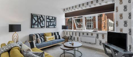 テレビ、書斎 / ワークスペース