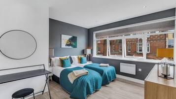 5 chambres, fer et planche à repasser, Wi-Fi, draps fournis