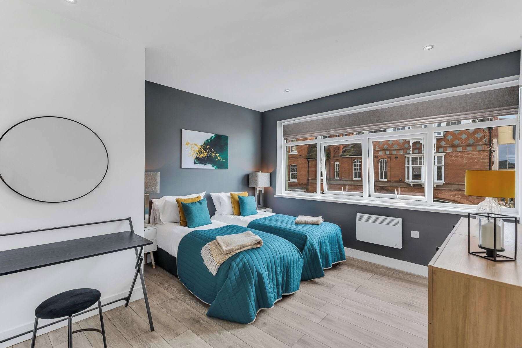 5 chambres, fer et planche à repasser, Wi-Fi, draps fournis