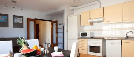 Fridge, microwave, oven, dishwasher