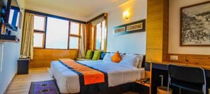 Superior Double Room | Desk, soundproofing, free WiFi, bed sheets - Goroomgo Mist Tree Mountain Gangtok (Gangtok)