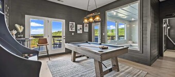 Luxe at Lake Haven - Pool, Hot Tub and Game Room!