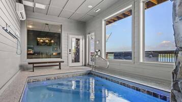 Una piscina techada