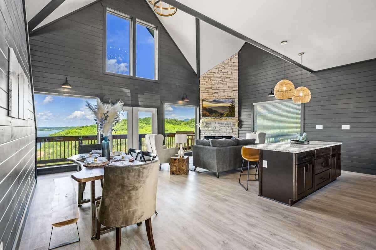 TV, fireplace, offices