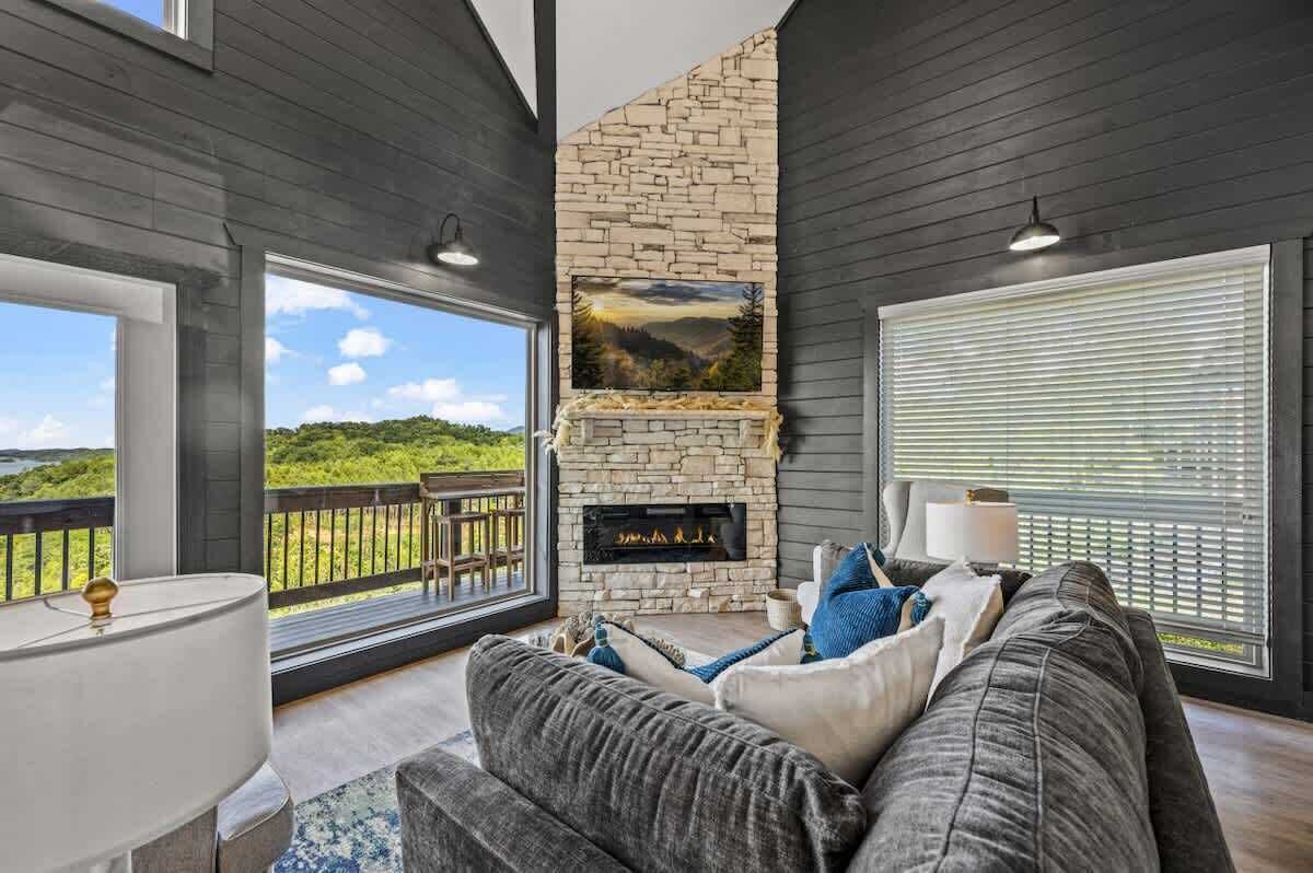 TV, fireplace, offices