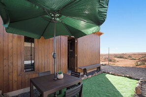 Outdoor dining - Holiday Home "Casa Barranco de la Sal" with Mountain Views and Private Terrace (Puerto del Rosario)