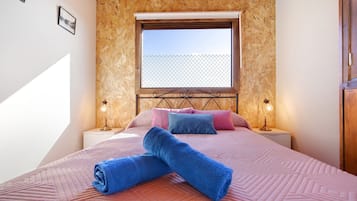 1 habitación, wifi y ropa de cama