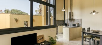 Country House 'L Heura' with Private Terrace, Wi-Fi and Air Conditioning
