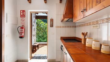 KylskÄp, mikrovÄgsugn, ugn och spishÀll