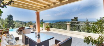 Villa 'Belvedere Rosa' with Sea View, Pool, Terrace & Wi-Fi