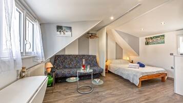 1 chambre, fer et planche à repasser, Wi-Fi gratuit, draps fournis